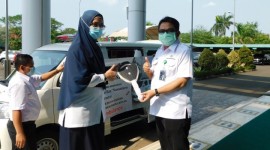 Pasien Covid-19 Terus Bertambah, RSU Pekerja Disumbang Mobil Ambulance oleh KBN